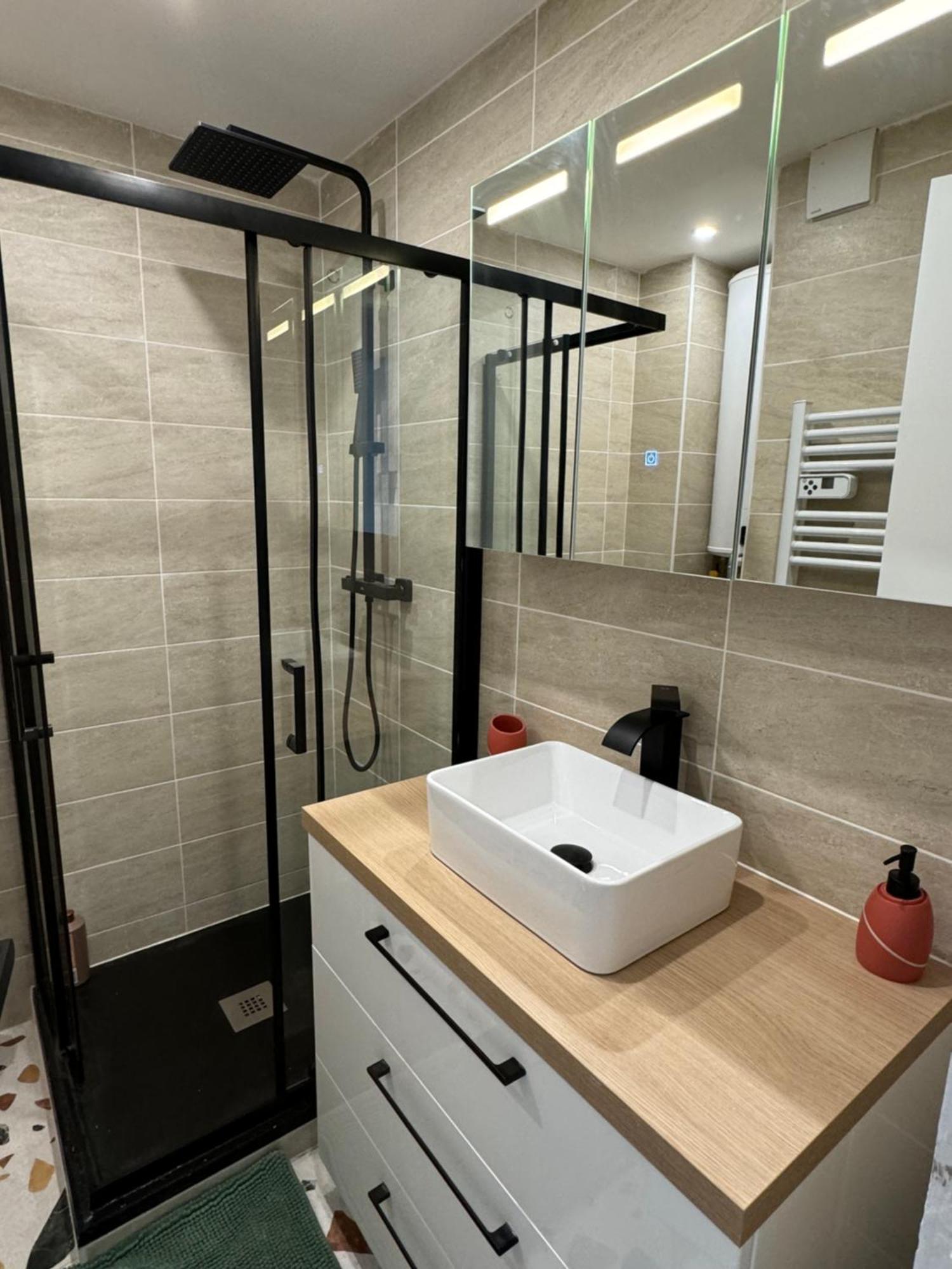 T3 Traversant 53m2 Vue Mer * Marseille